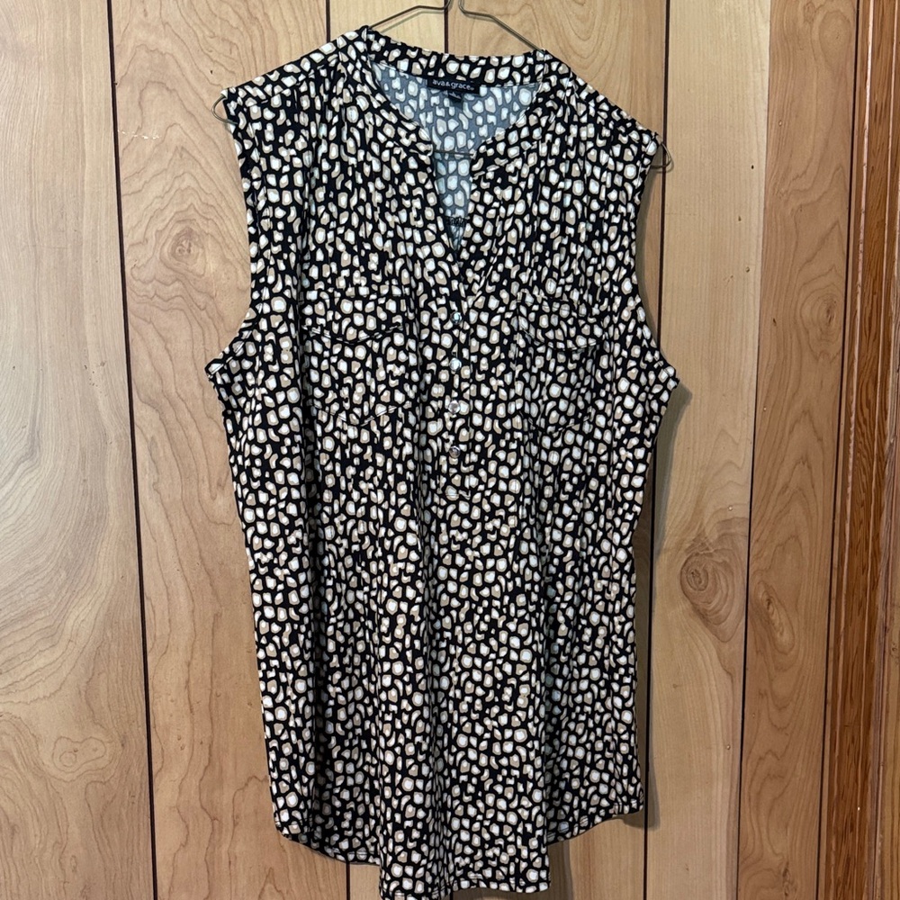 Ava & Grace Black and Cream Patterned Blouse